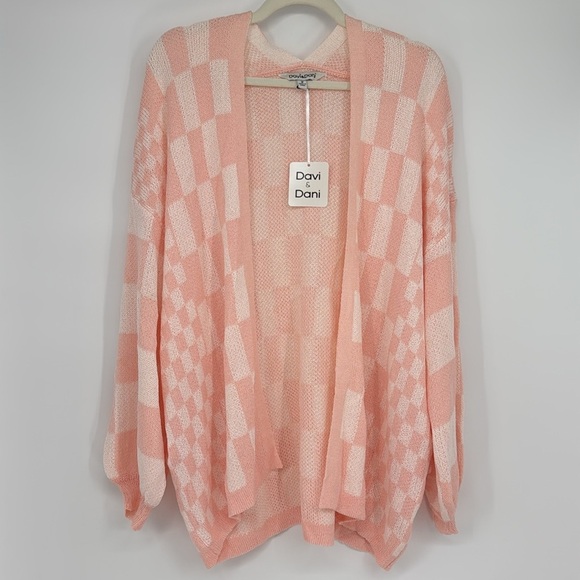 Davi & Dani Checking Out Pink Oversized Cardigan - Picture 2 of 9